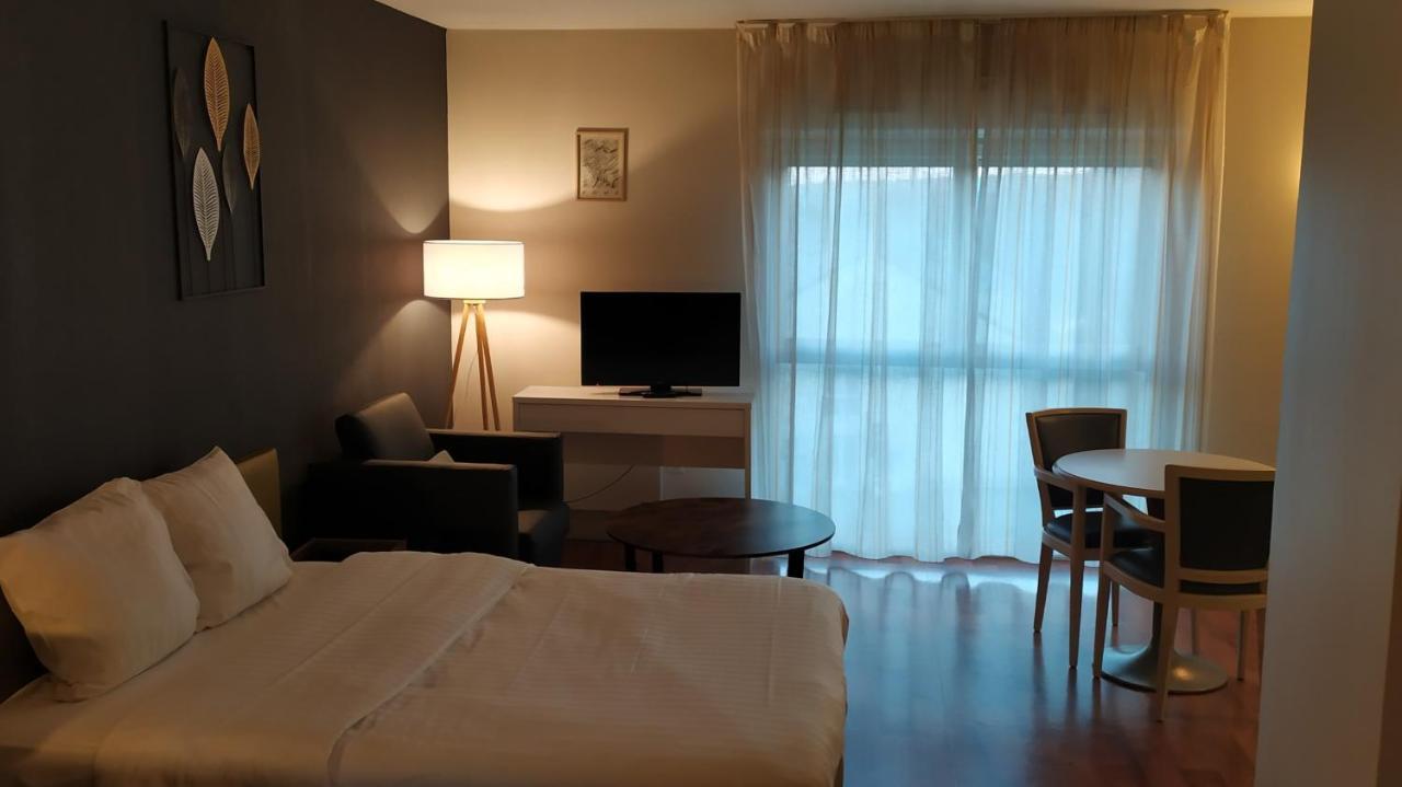 Brétigny-sur-Orge Residence Carouge Appart Hotel מראה חיצוני תמונה