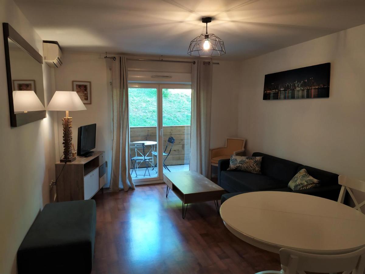 Brétigny-sur-Orge Residence Carouge Appart Hotel מראה חיצוני תמונה