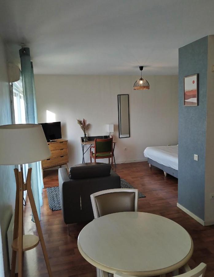 Brétigny-sur-Orge Residence Carouge Appart Hotel מראה חיצוני תמונה