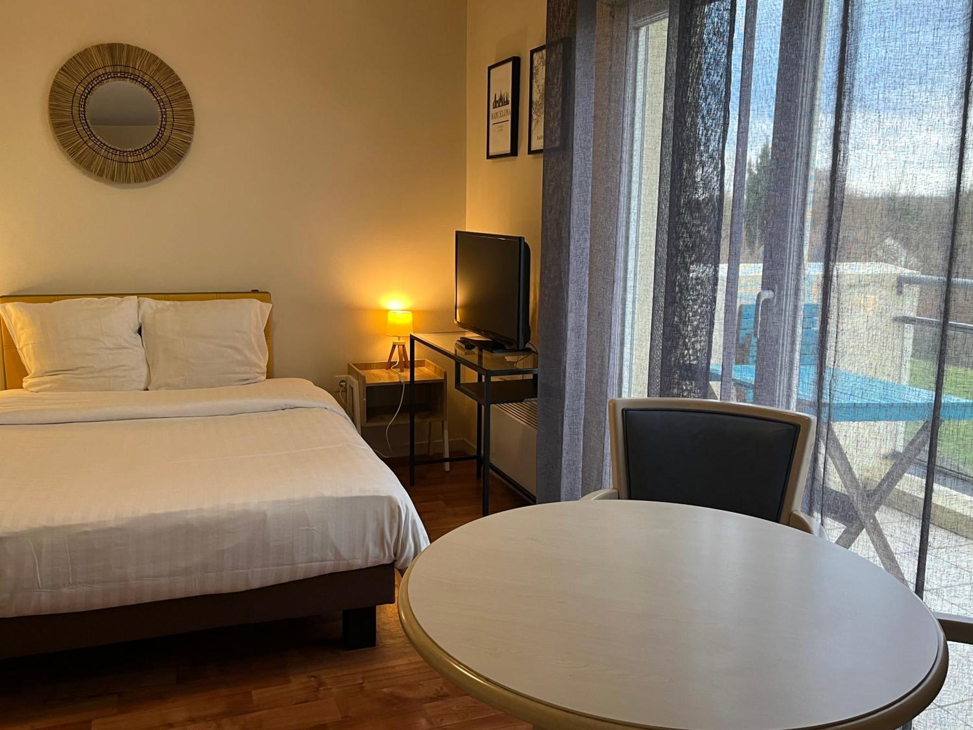 Brétigny-sur-Orge Residence Carouge Appart Hotel מראה חיצוני תמונה