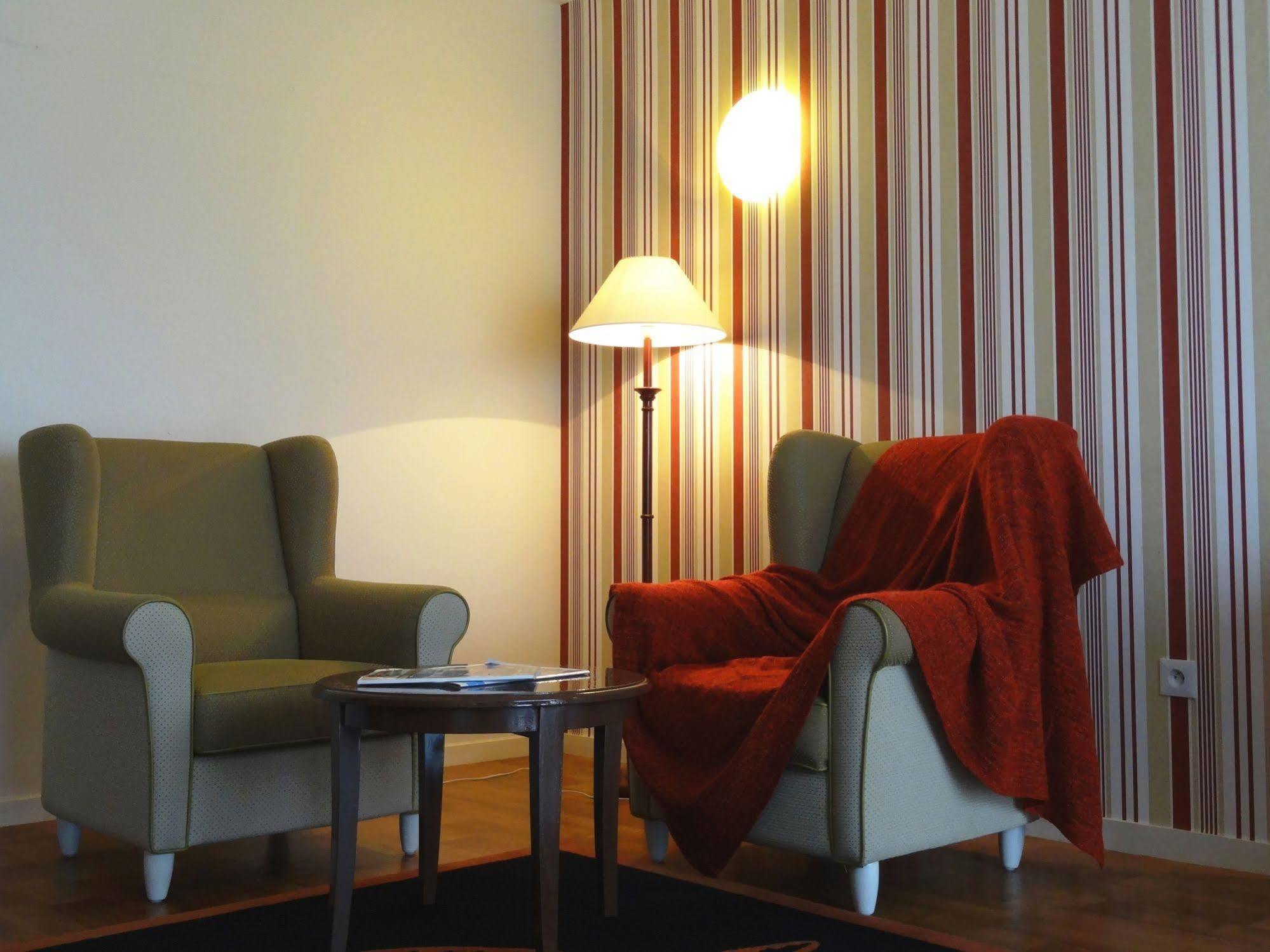 Brétigny-sur-Orge Residence Carouge Appart Hotel מראה חיצוני תמונה