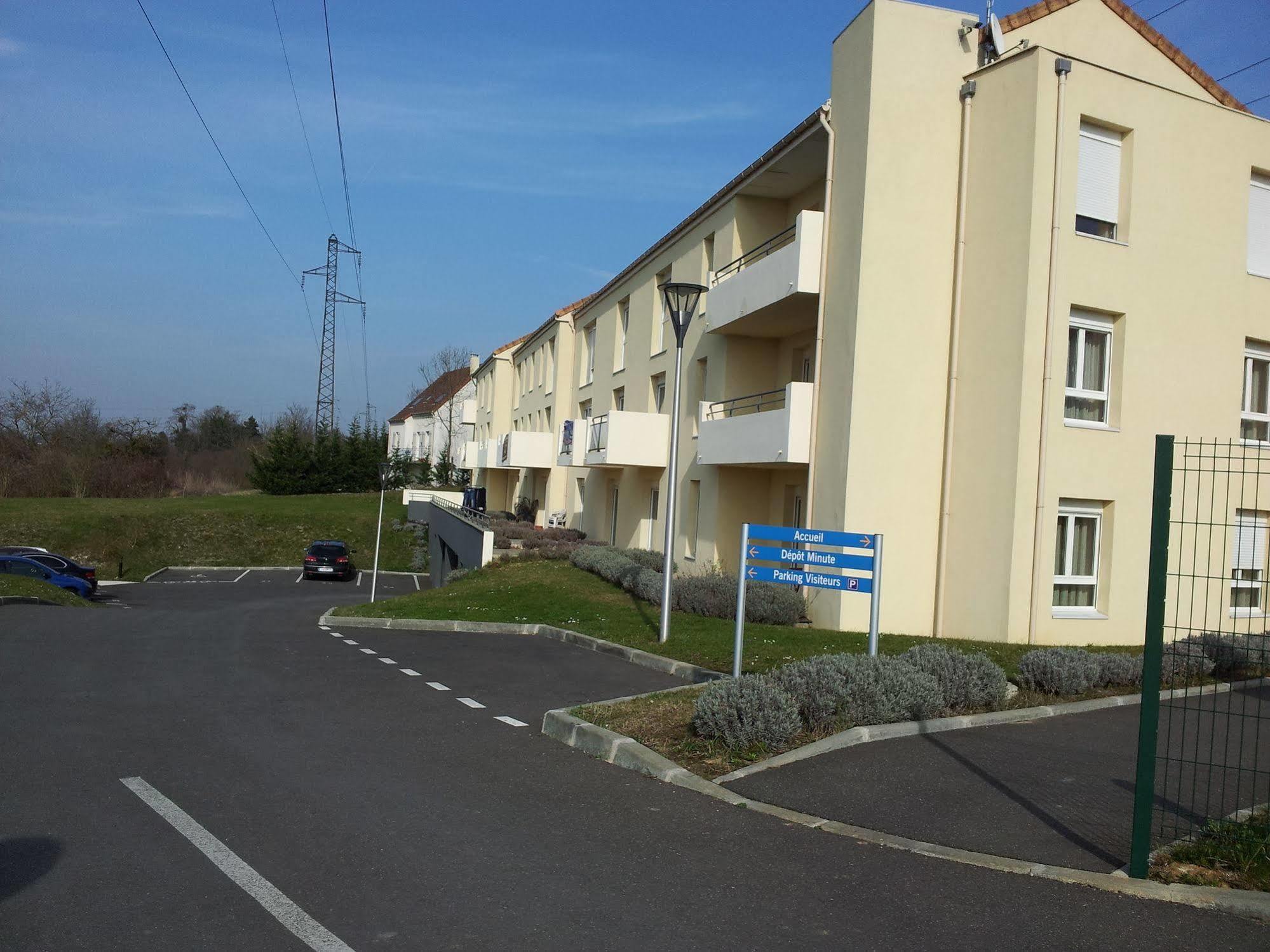Brétigny-sur-Orge Residence Carouge Appart Hotel מראה חיצוני תמונה