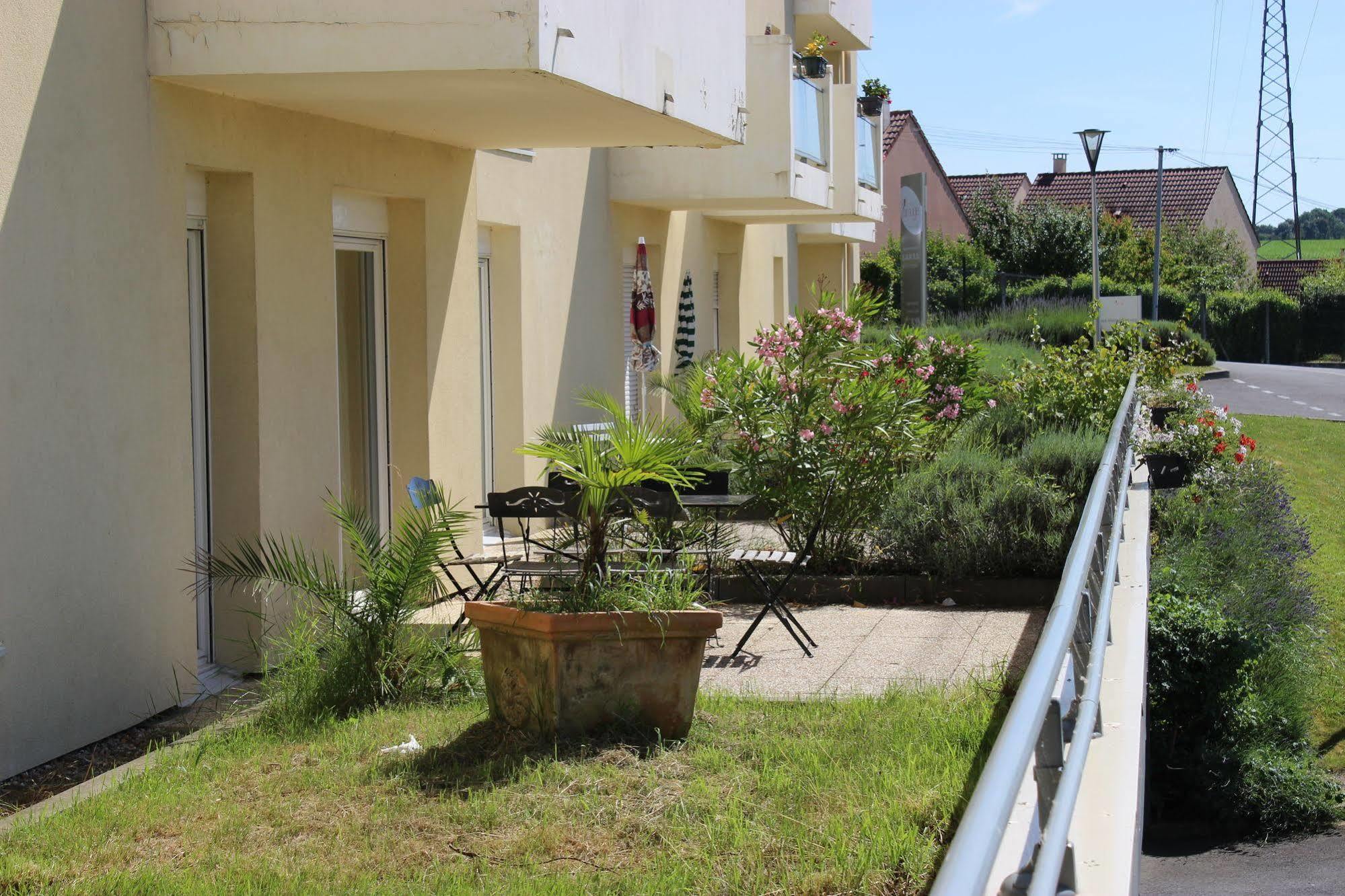 Brétigny-sur-Orge Residence Carouge Appart Hotel מראה חיצוני תמונה