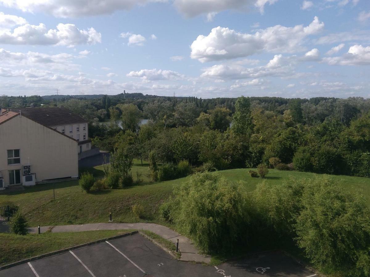 Brétigny-sur-Orge Residence Carouge Appart Hotel מראה חיצוני תמונה